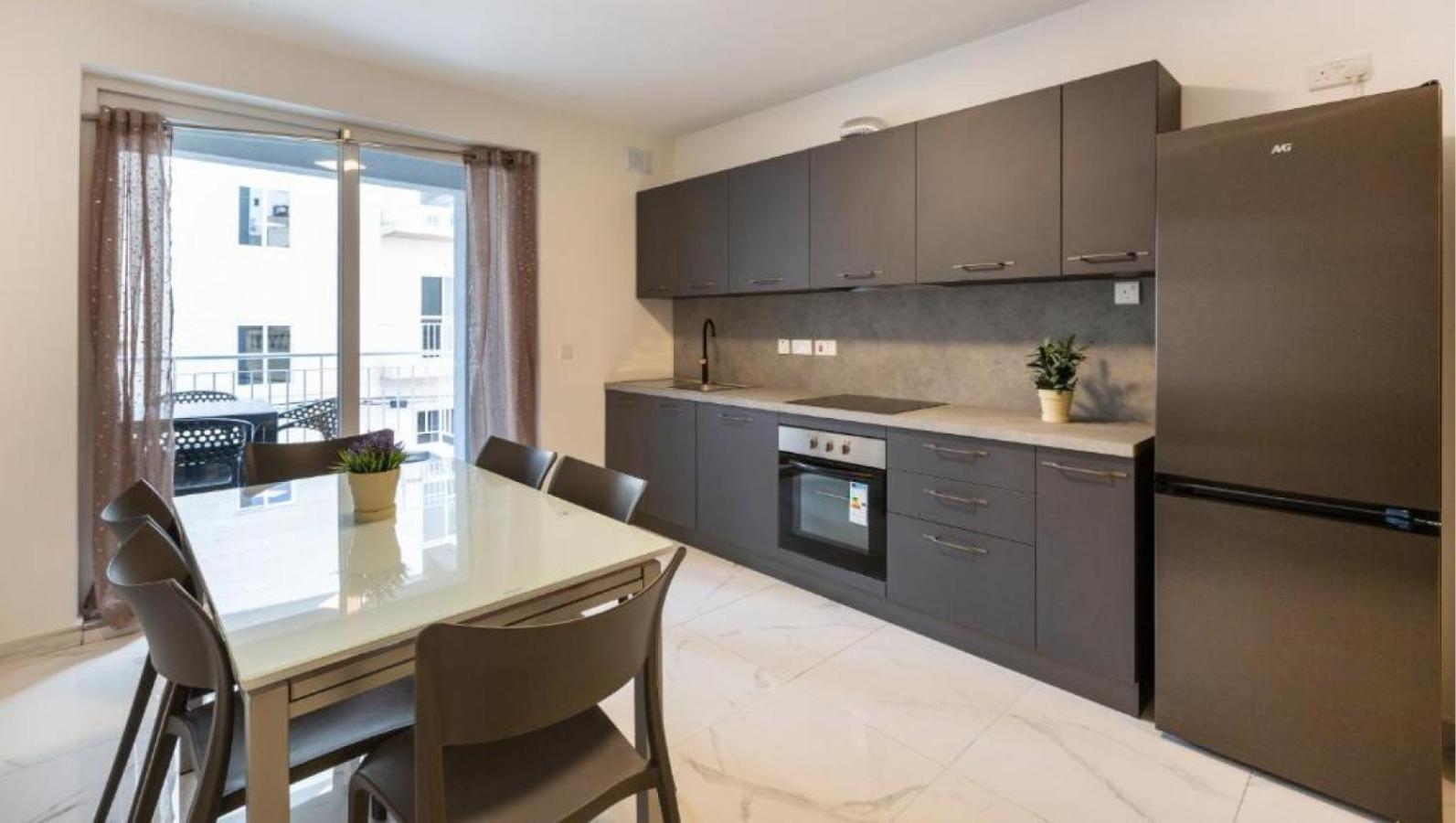 New 3 Bedroom Apartment A1 เซนต์พอลส์เบย์ ภายนอก รูปภาพ