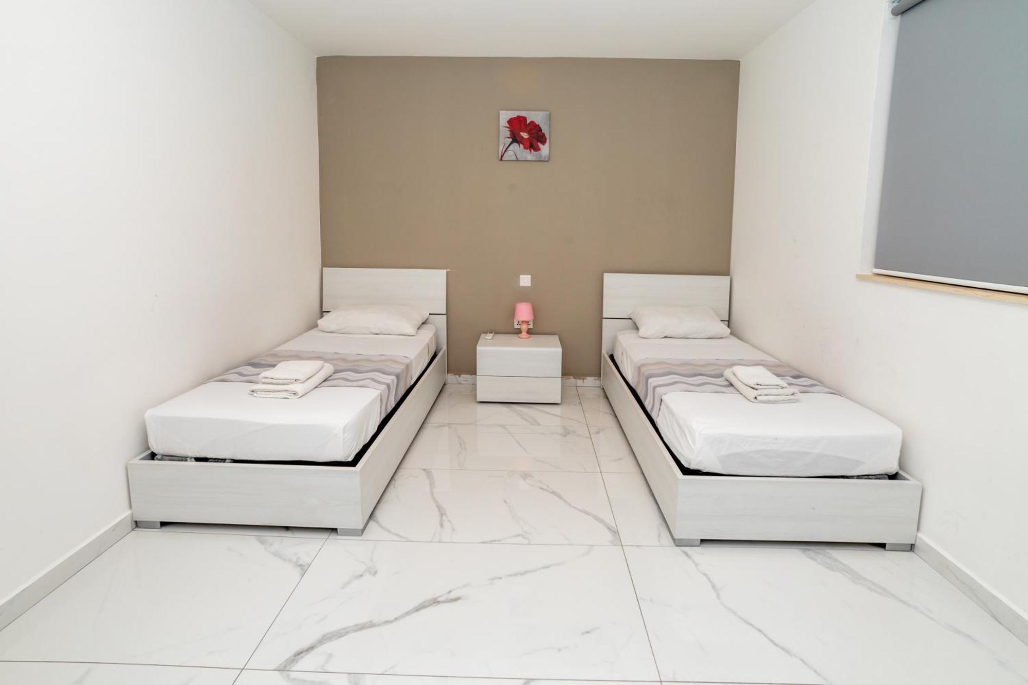 New 3 Bedroom Apartment A1 เซนต์พอลส์เบย์ ภายนอก รูปภาพ