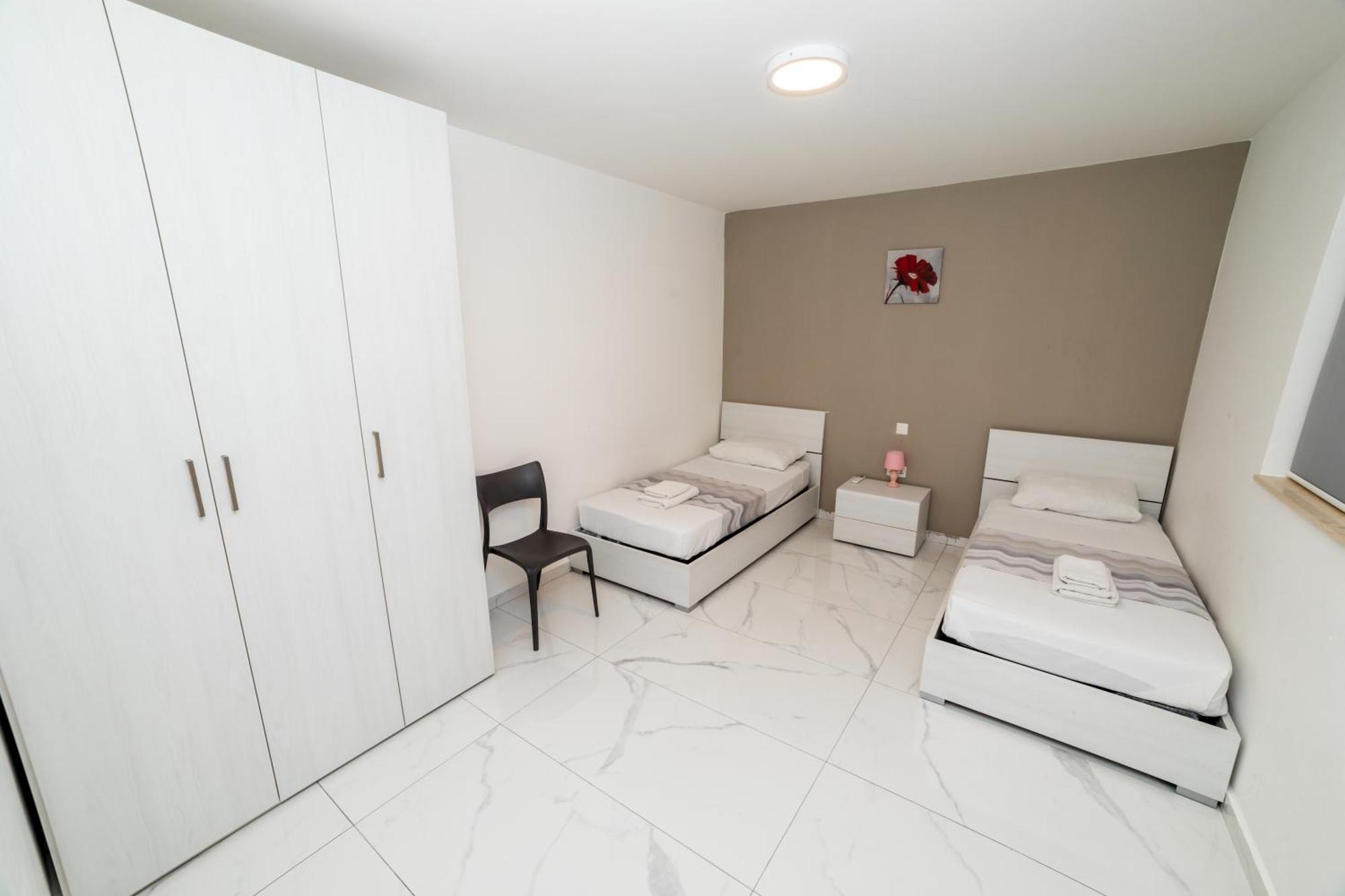 New 3 Bedroom Apartment A1 เซนต์พอลส์เบย์ ภายนอก รูปภาพ